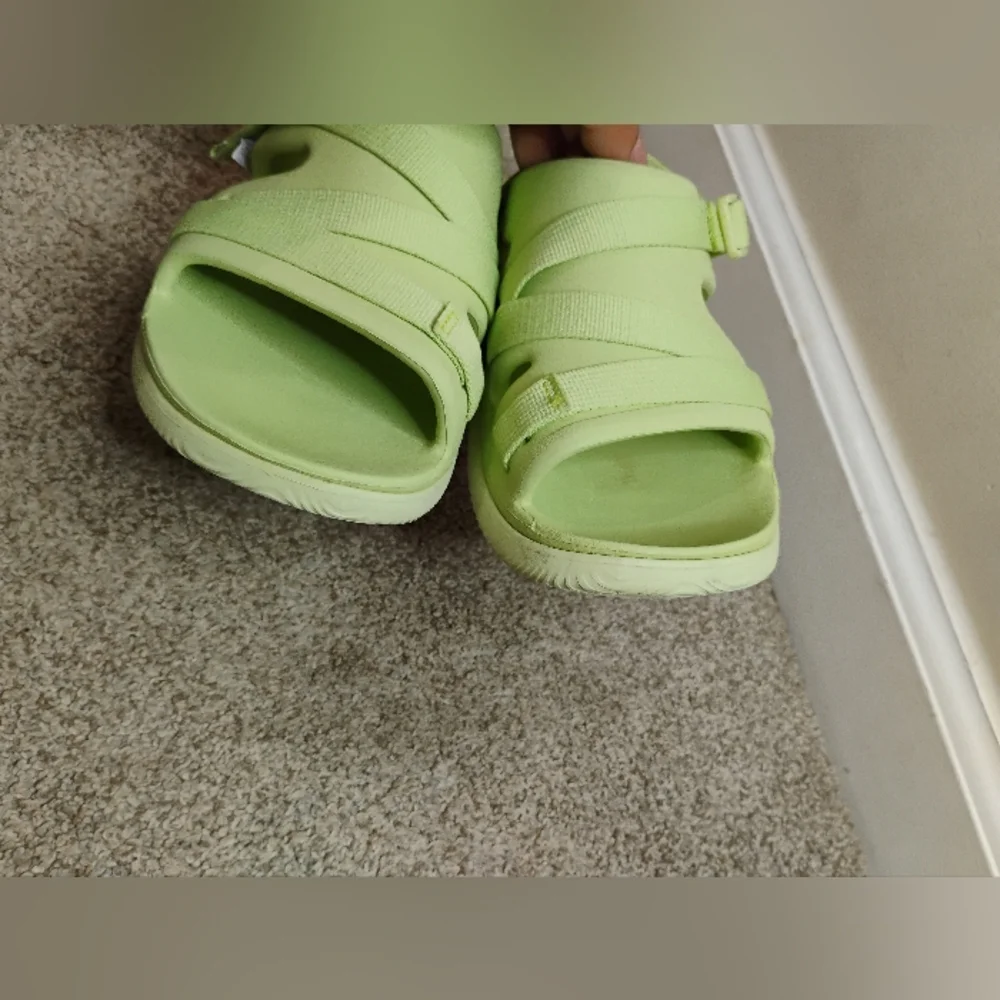 Chaco Kids Junior Size 6 Green Sandals